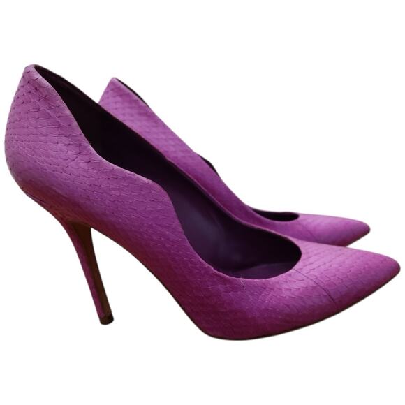 Brian Atwood Fuschia Purple Besame Snake Skin Pumps 38.5 - Picture 2 of 15